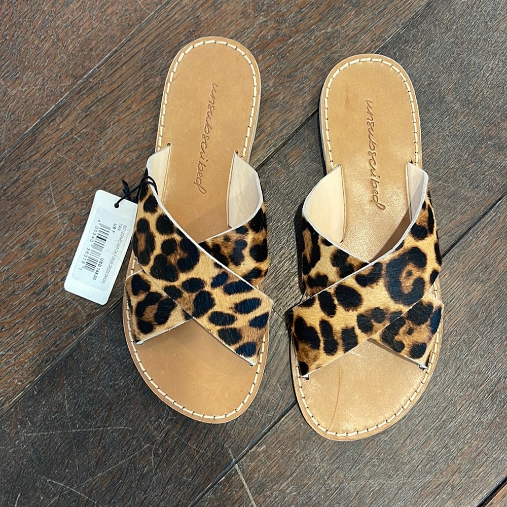 Unsubscribed sandals